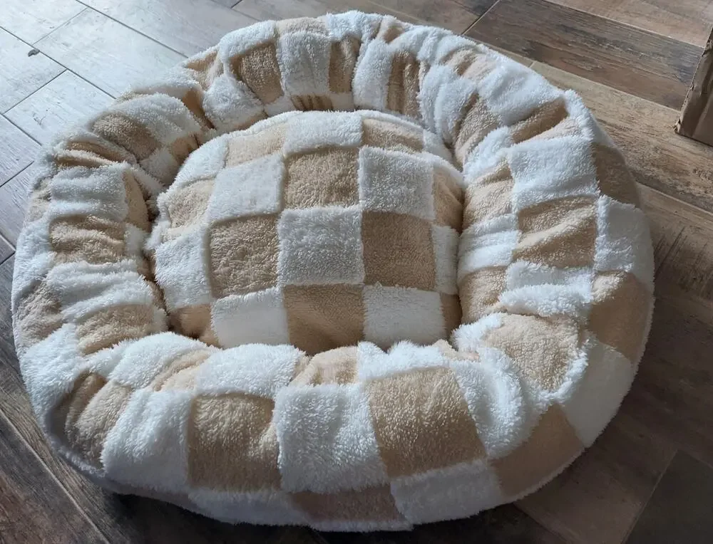 Dog Cat Bed Plush Round Checkerboard Beige White Cozy Cuddler 24 Inch